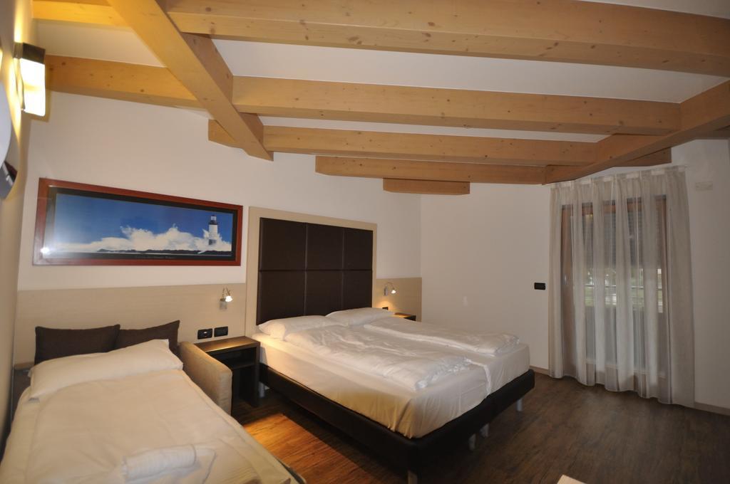 Villa Cameras Room&Breakfast Mori Rum bild